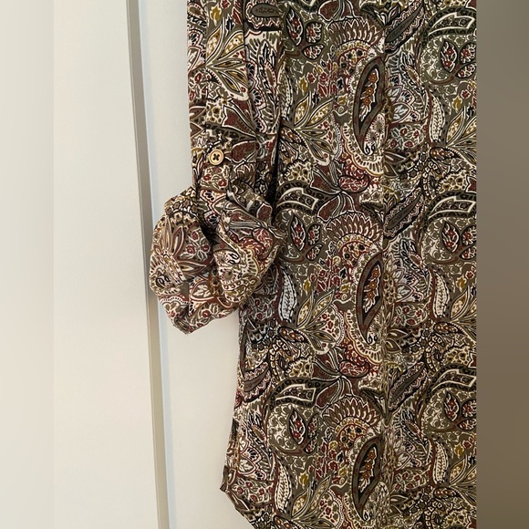 Small LOFT Blouse - Picture 5 of 6